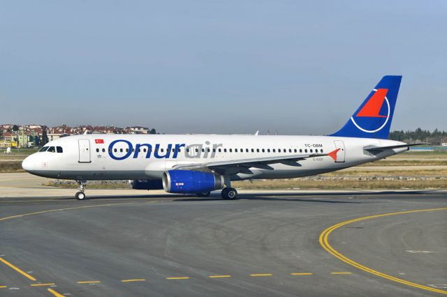 Airbus A320 (TC-OBM)