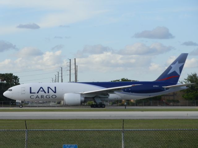 BOEING 777-200LR (N778LA)