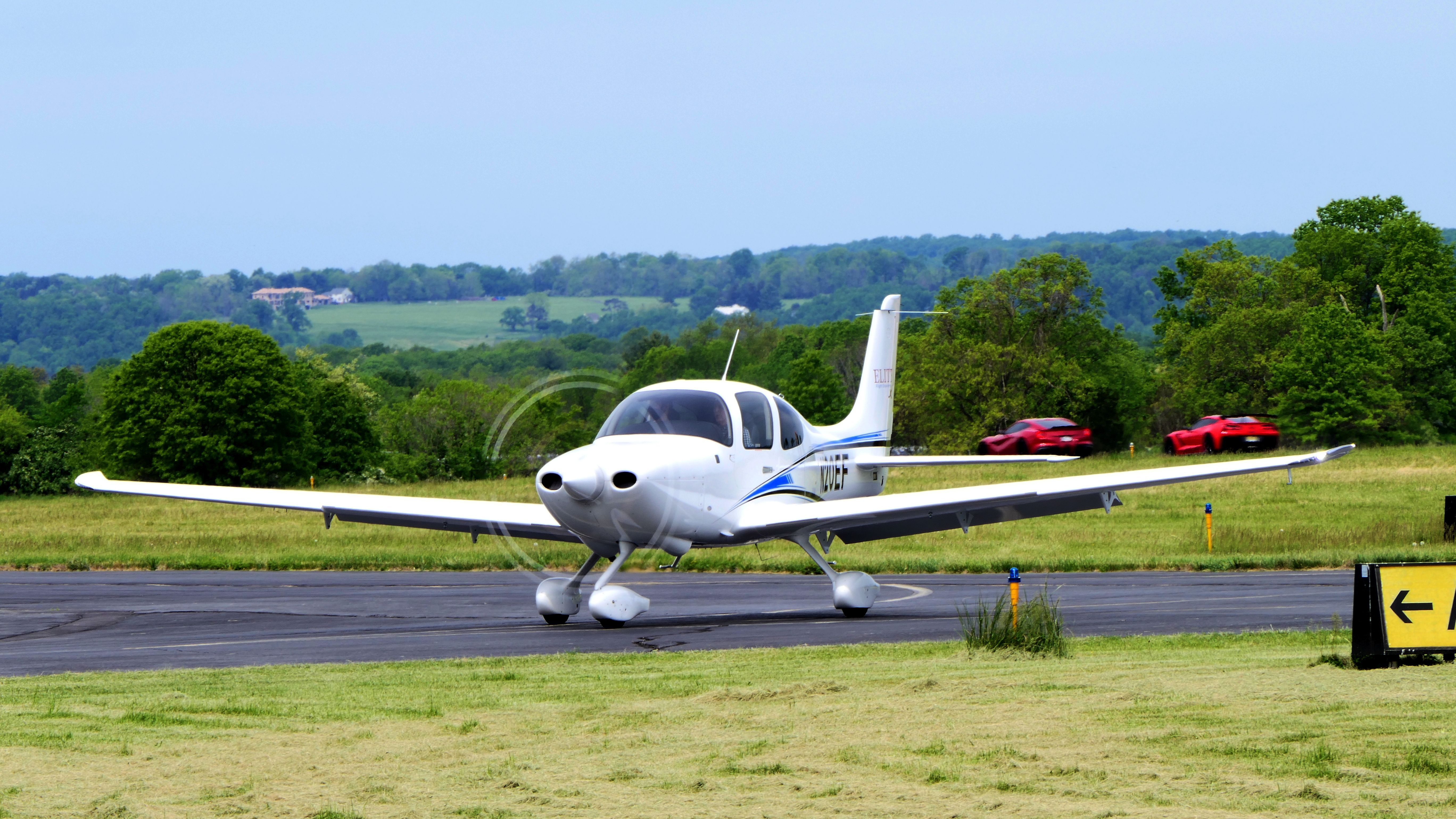 Cirrus SR-20 (N20EF)