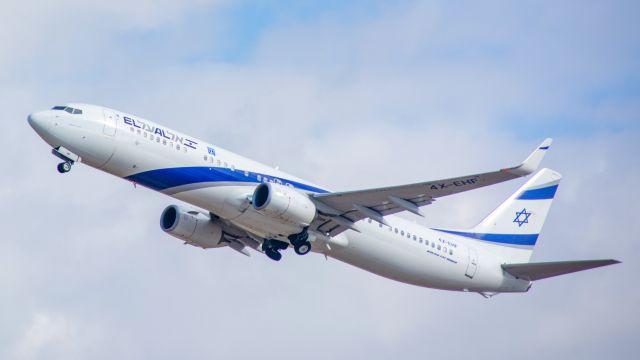 Boeing 737-900 (4X-EHF) - el al 739 departing TLV