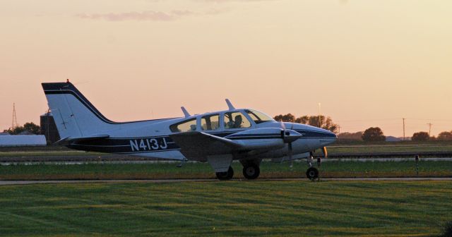 Beechcraft 55 Baron (N413J)