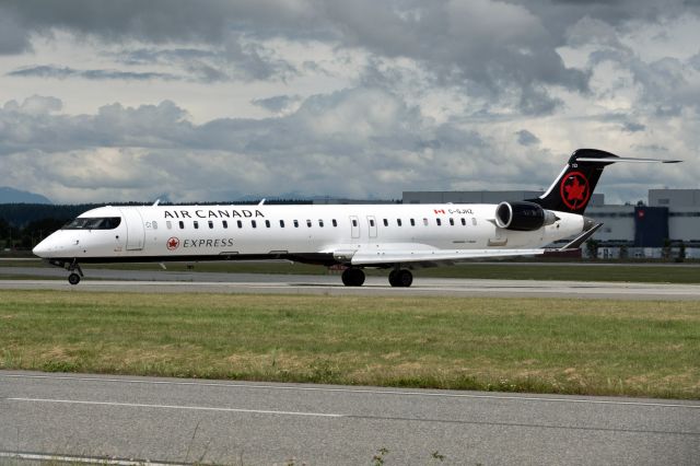 Canadair Regional Jet CRJ-900 (C-GJHZ)
