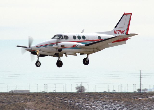 Beechcraft King Air 90 (N17NM)