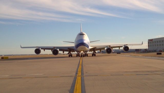 Boeing 747-400 —