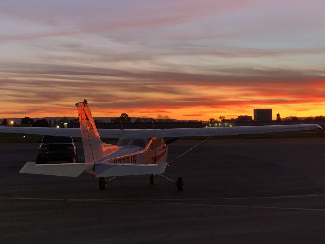 Cessna Skyhawk (N73015) - Sunset light shining on N73015.