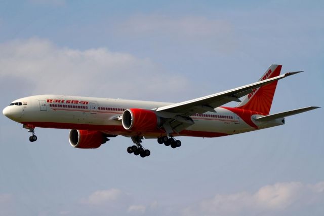 Boeing 777 (VT-ALC)