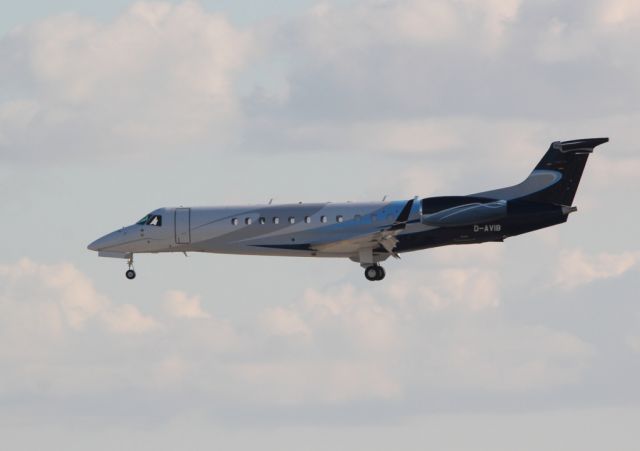 Embraer ERJ-135 (D-AVIB)