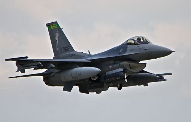 Lockheed F-16 Fighting Falcon —