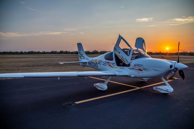 Cirrus SR-22 (N622AD) - In LLano to go get some BBQ