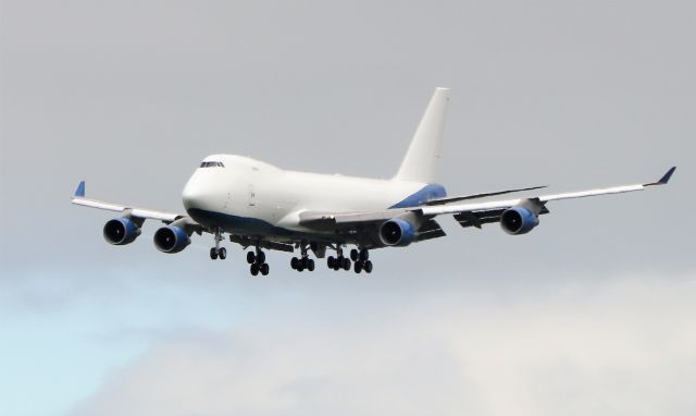 Boeing 747-400 (A6-GGP) - dubai air wing b747-412f a6-ggp landing at shannon from dubai 28/7/20.