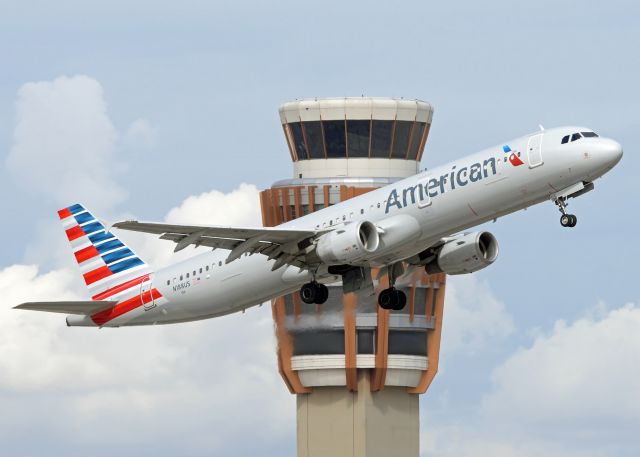 Airbus A321 (N188US)