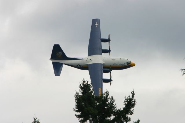 — — - Fat Albert flys by at low,low altitude 2008 SeaFair