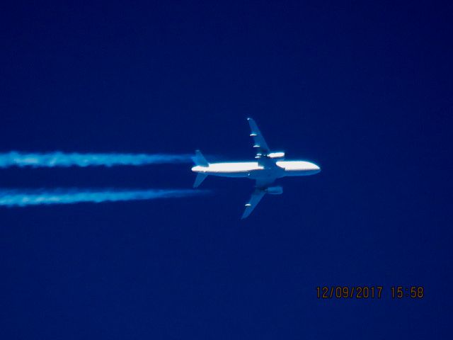 Airbus A320 (N464UA)