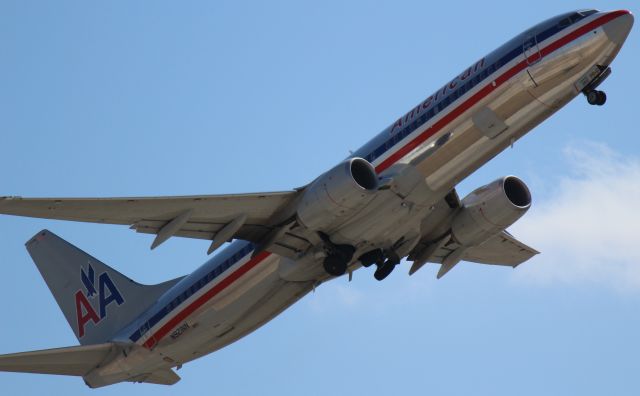 Boeing 737-800 (N921NN)