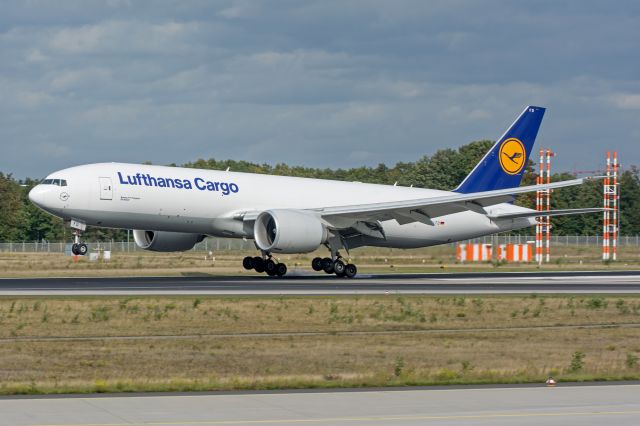 Boeing 777-200 (D-ALFD)