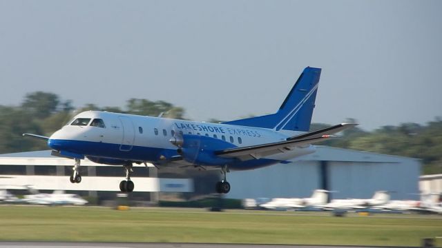 N220MJ — - A Lakeshore Express Saab 340B lands on 27L at Oakland County International Airport(KPTK) after coming in from Chicago-Midway(KMDW).