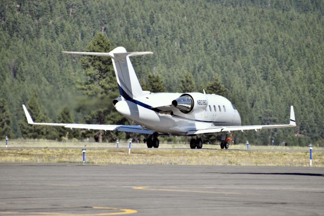 Canadair Challenger (N801BG)
