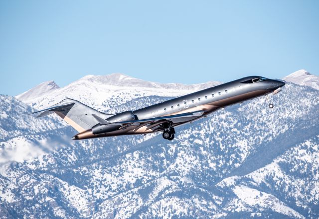 Bombardier Global 5000 (N95RS) - Nice Global 5000 rocking out of KBZN