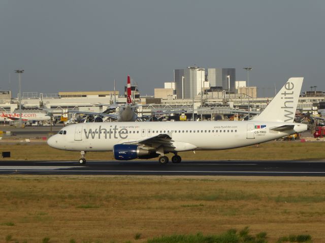 Airbus A320 (CS-TRO) - white A320-200 CS-TRO ready to take off on rwy 03 LIS in the evening of 05.09.2016.