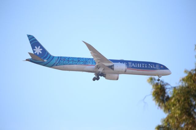 Boeing 787-9 Dreamliner (F-OTOA)