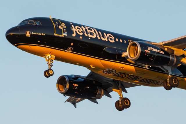 Airbus A320 (N632JB)