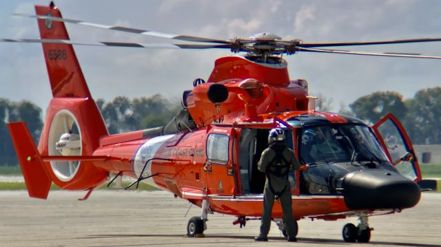 VOUGHT SA-366 Panther 800 (C6586) - 6586, of USCG Air Station Miami, getting ready to depart KHUF on its way back to home after spending the summer in Chicago. br /br /This aircraft is an Aérospatiale MH-65E Dolphin, SN 6285, owned/operated by the United States Coast Guard. br /br /9/7/22