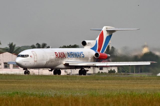 Boeing 727-100 (9M-TGH)