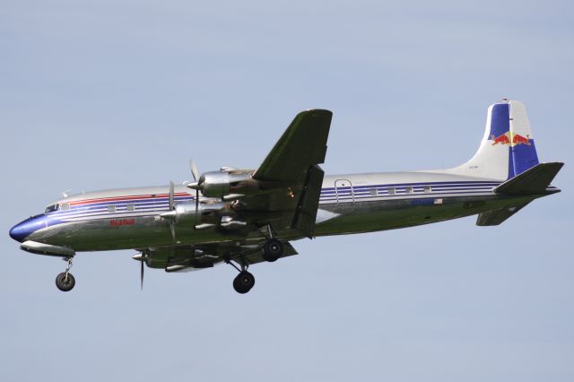 Douglas C-54 Skymaster (N996DM)