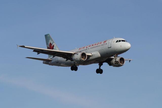 Airbus A319 (C-GARJ) - Arriving Montreal-Trudeau Runway 24R