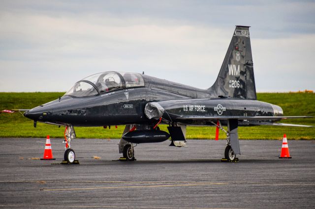 Northrop T-38 Talon (6413206) - Year: 1964br /Make: Northrupbr /Model: T-38A Talonbr /Opby: 509th Operations Groupbr /Base: Whiteman AFBbr /br /One of Four USAF T-38A Talons on the Signature Flight FBO ramp at the Buffalo Niagara International Airport ahead of the Buffalo Bills flyover on 10/09/22.