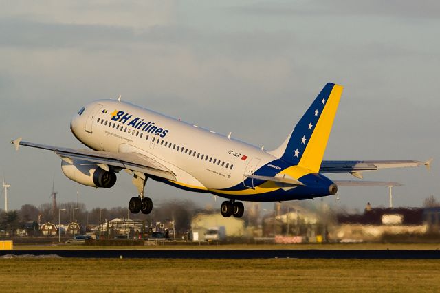 Airbus A319 (TC-JLR)