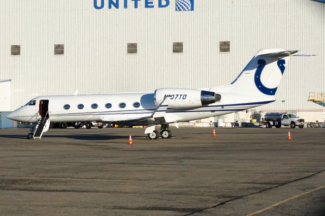 Gulfstream Aerospace Gulfstream IV (N107TD) - One of the Colts' G-IV's sitting at Signature.