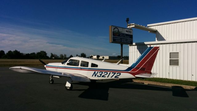 Piper Cherokee Arrow (N32172)