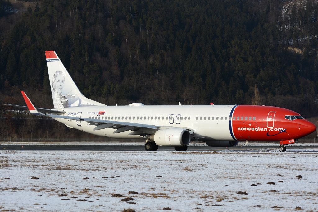 Boeing 737-800 (SE-RRN)