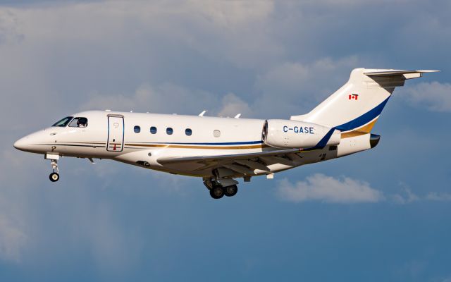 Embraer Legacy 450 (C-GASE)
