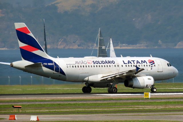 Airbus A319 (PR-MBU)