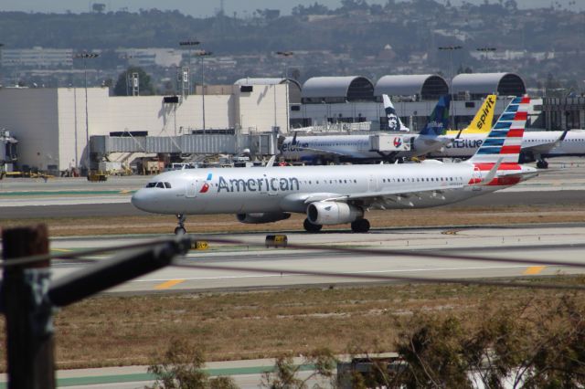 Airbus A321 (N133AN)