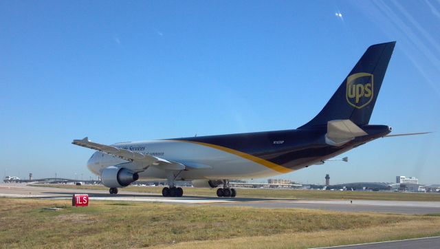 Airbus A300F4-600 (N165UP)