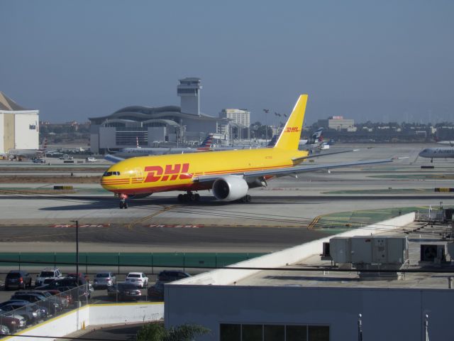 BOEING 777-200LR (N776CK)