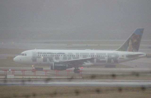 Airbus A319 (N931FR) - A319 taxing to takeoff on runway 27 at CVG