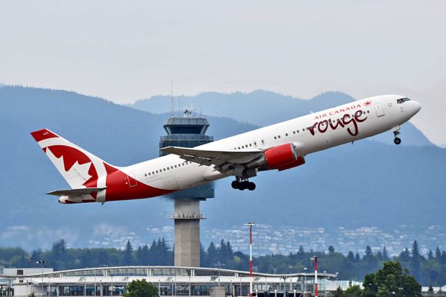 BOEING 767-300 (C-GBZR)