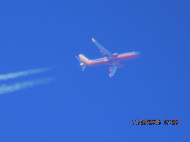 Boeing 737-800 (N8637A)