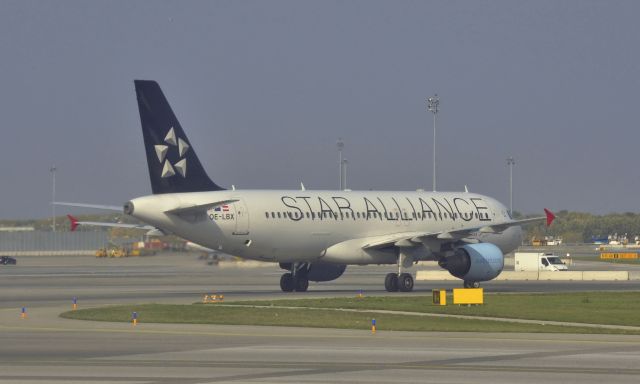 Airbus A320 (OE-LBX) - Austrian Airlines Airbus A320-214 OE-LBX in Vienna 