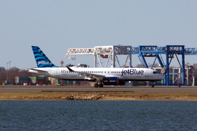 Airbus A220-300 (N3008J)