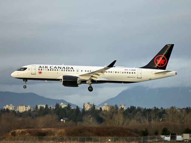 Airbus A220-300 (C-GNAM)