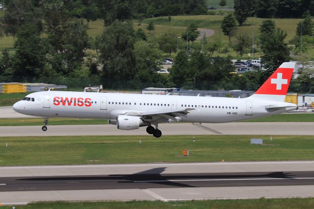 Airbus A321 (HB-IOD)