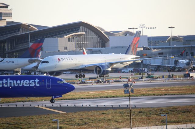 Airbus A350-900 (N513DZ)