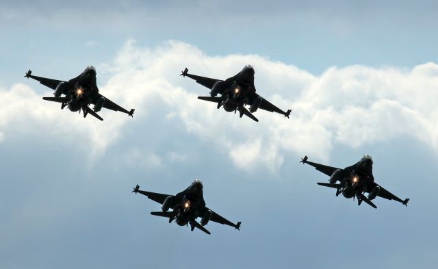 Lockheed F-16 Fighting Falcon —