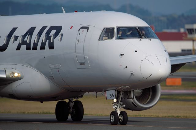 Embraer 170/175 (JA225J)