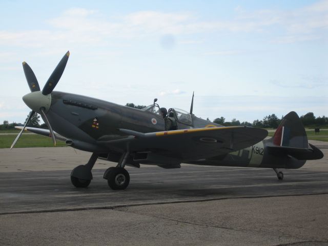 SUPERMARINE Spitfire (C-FFLC)